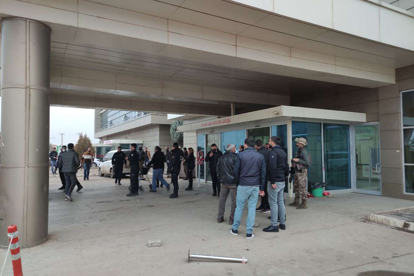 Bismil'de silahlı kavga: 4'ü ağır 15 yaralı Bismil'de silahlı kavga: 4'ü ağır 15 yaralı